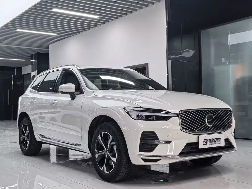 Volvo XC60 — фото 9