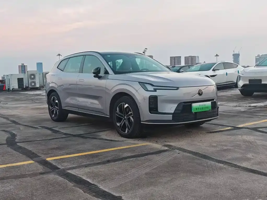 Volvo XC70 Plug-in Hybrid — фото 10