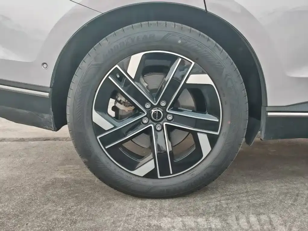 Volvo XC70 Plug-in Hybrid — фото 8