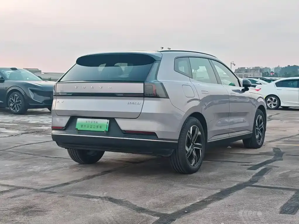 Volvo XC70 Plug-in Hybrid — фото 7
