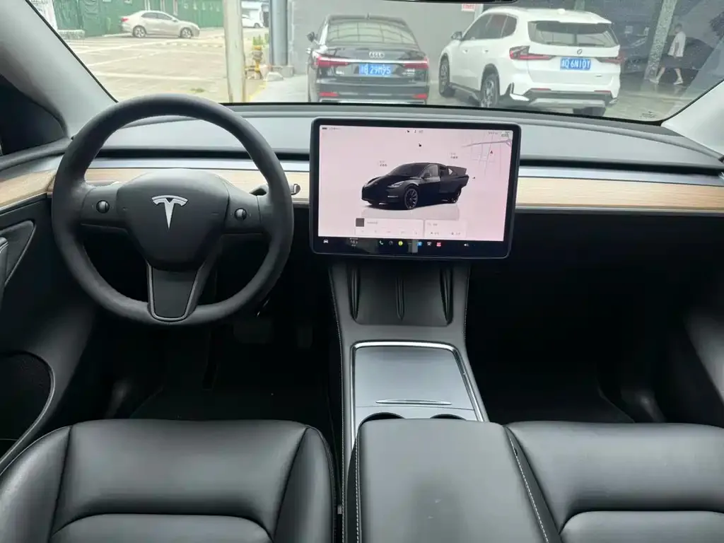 Tesla Model Y — фото 7