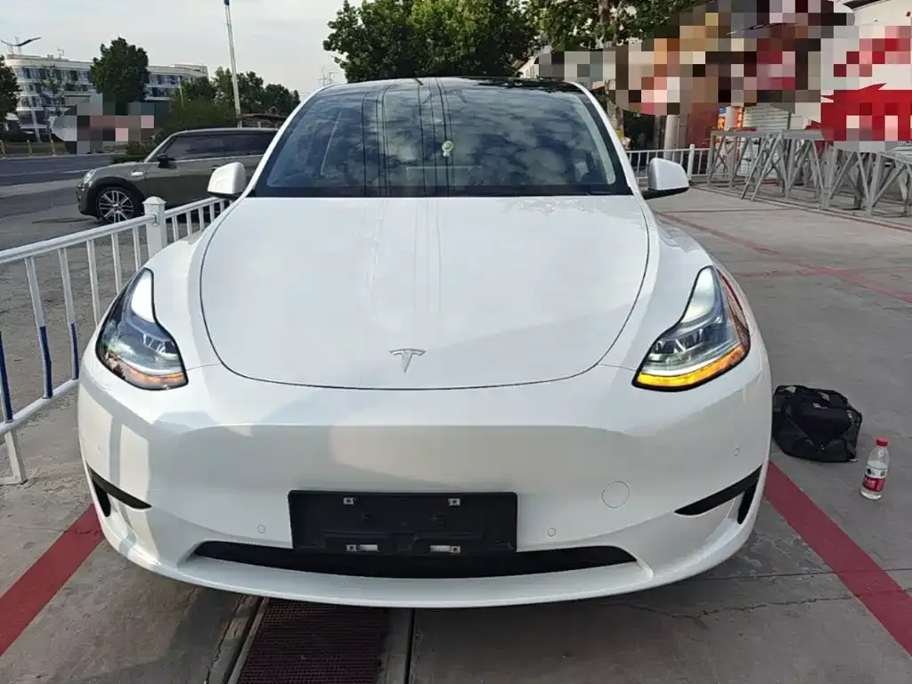Tesla Model Y — фото 8