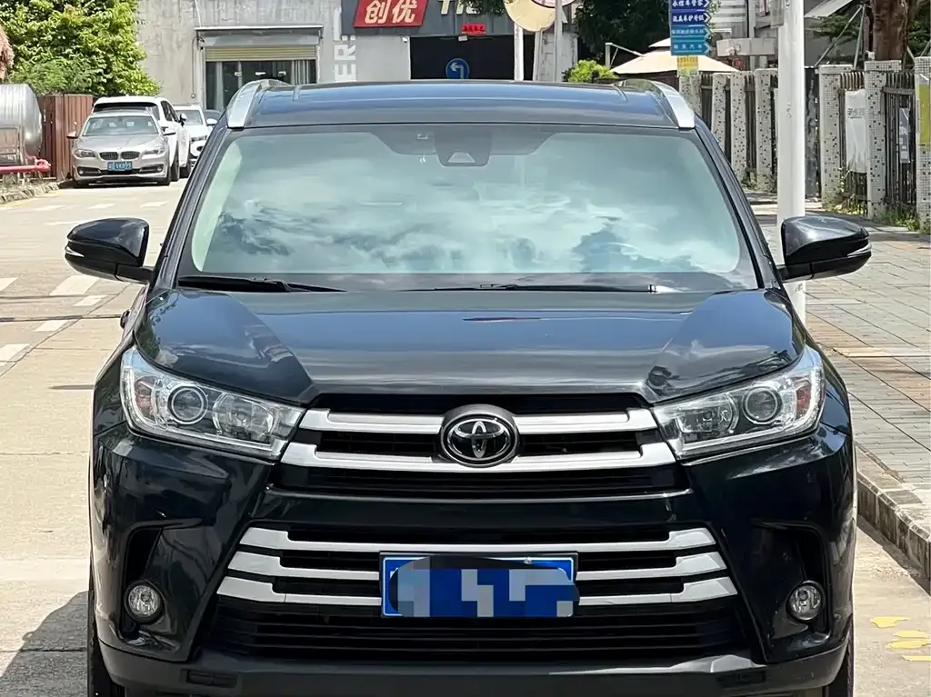 Toyota Highlander — фото 2