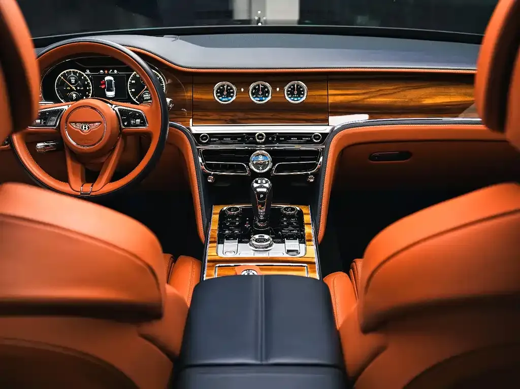 Bentley Flying Spur PHEV — фото 7
