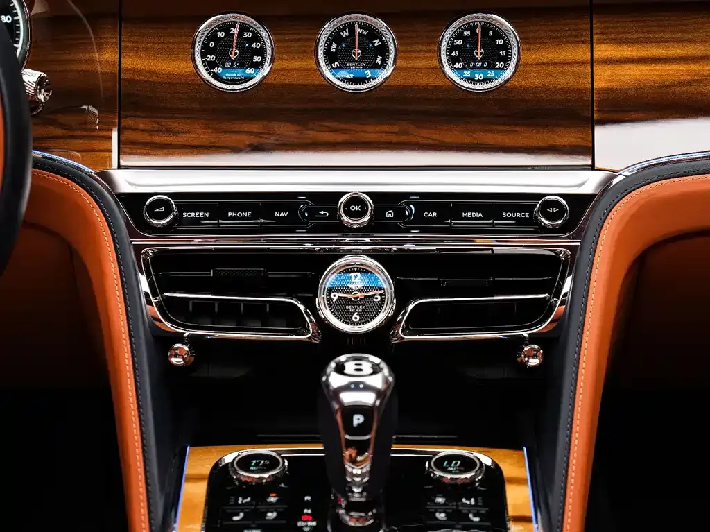 Bentley Flying Spur PHEV — фото 10