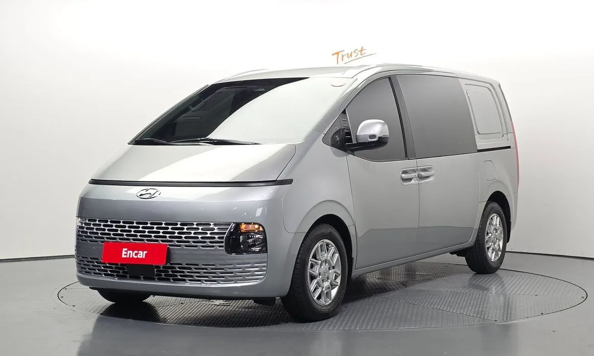 Hyundai Staria — фото 1