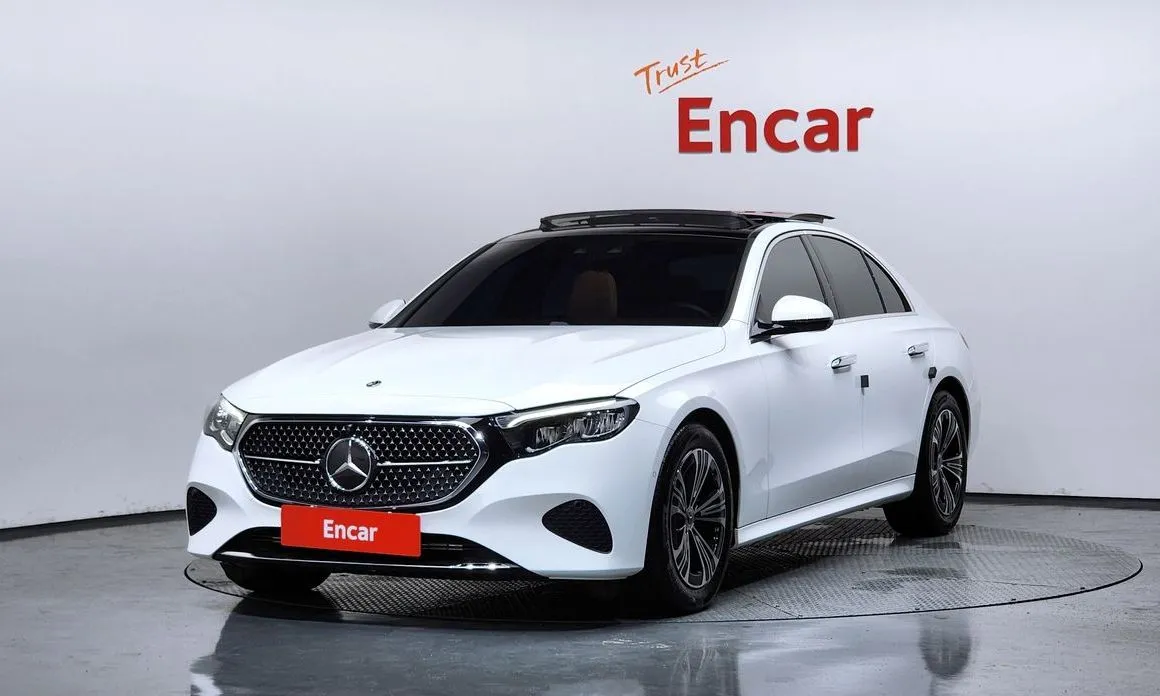 Mercedes-Benz E-Class — фото 1