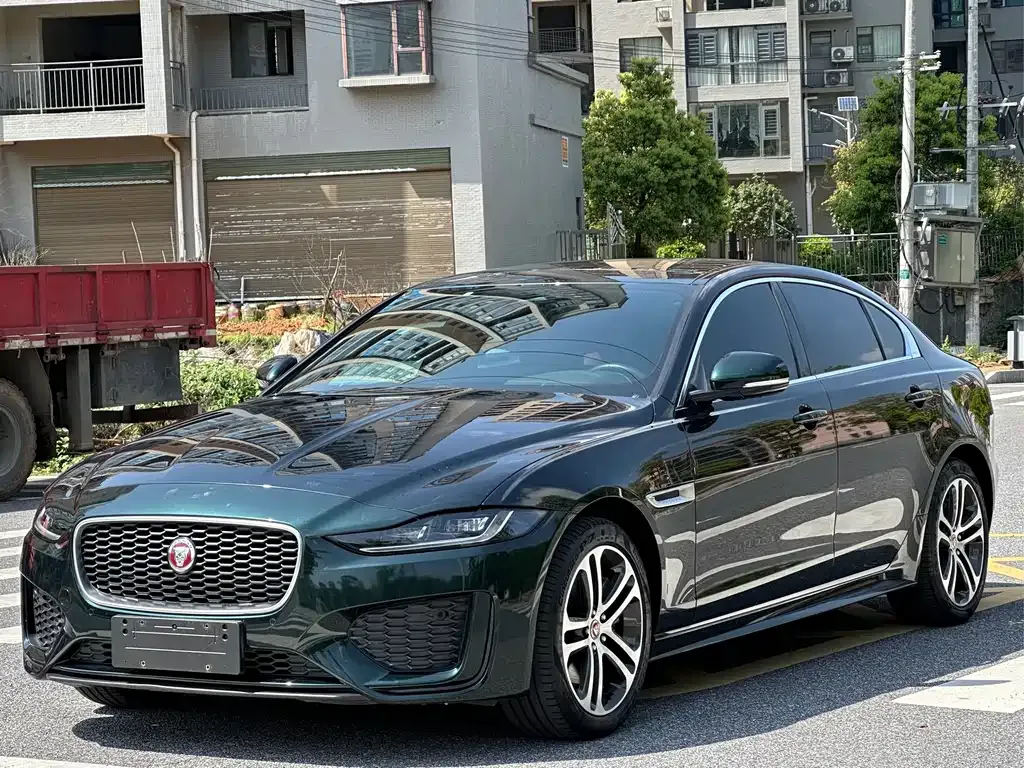Jaguar XEL — фото 1