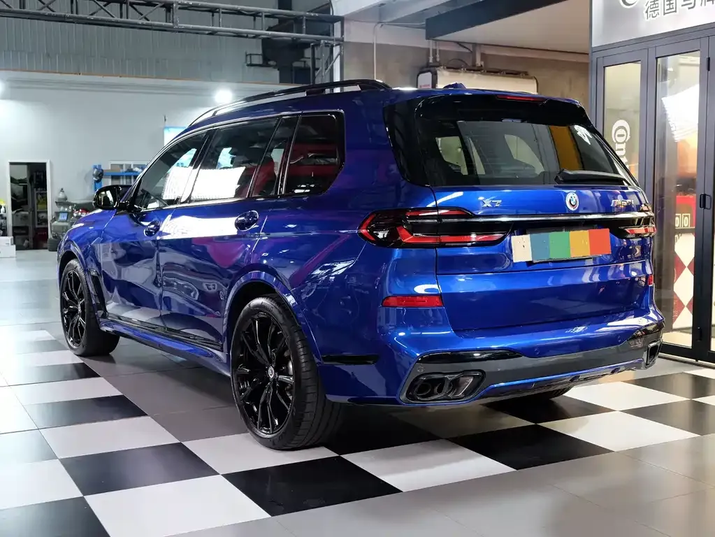 BMW X7 M60i 2025 из CN, фото 7