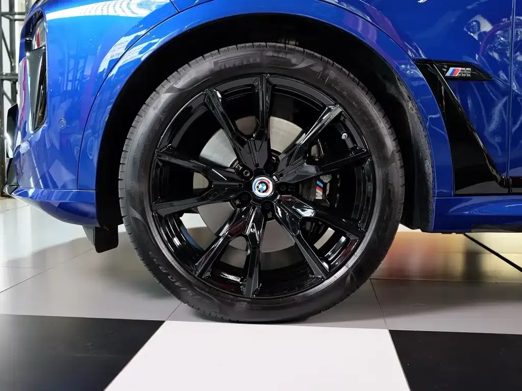 BMW X7 M60i 2025 из CN, фото 4