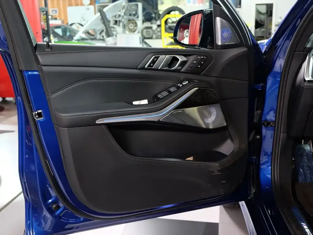 BMW X7 M60i 2025 из CN, фото 8