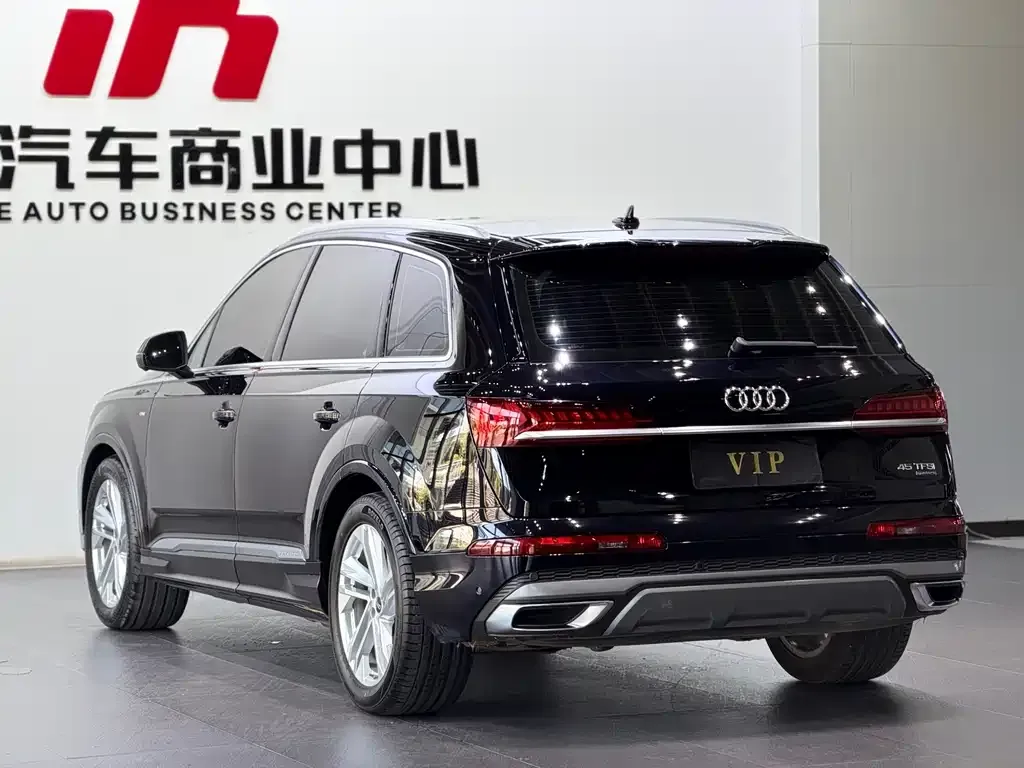 Audi Q7 — фото 6