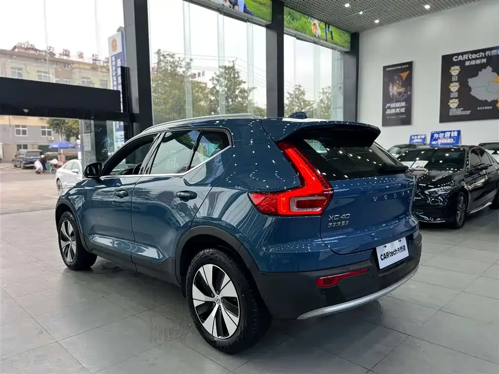 Volvo XC40 — фото 6