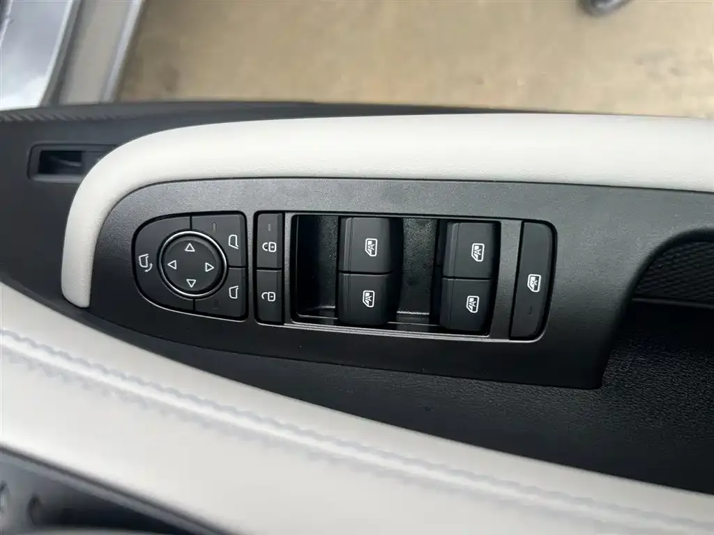 BYD Seal 05 DM-i — фото 3
