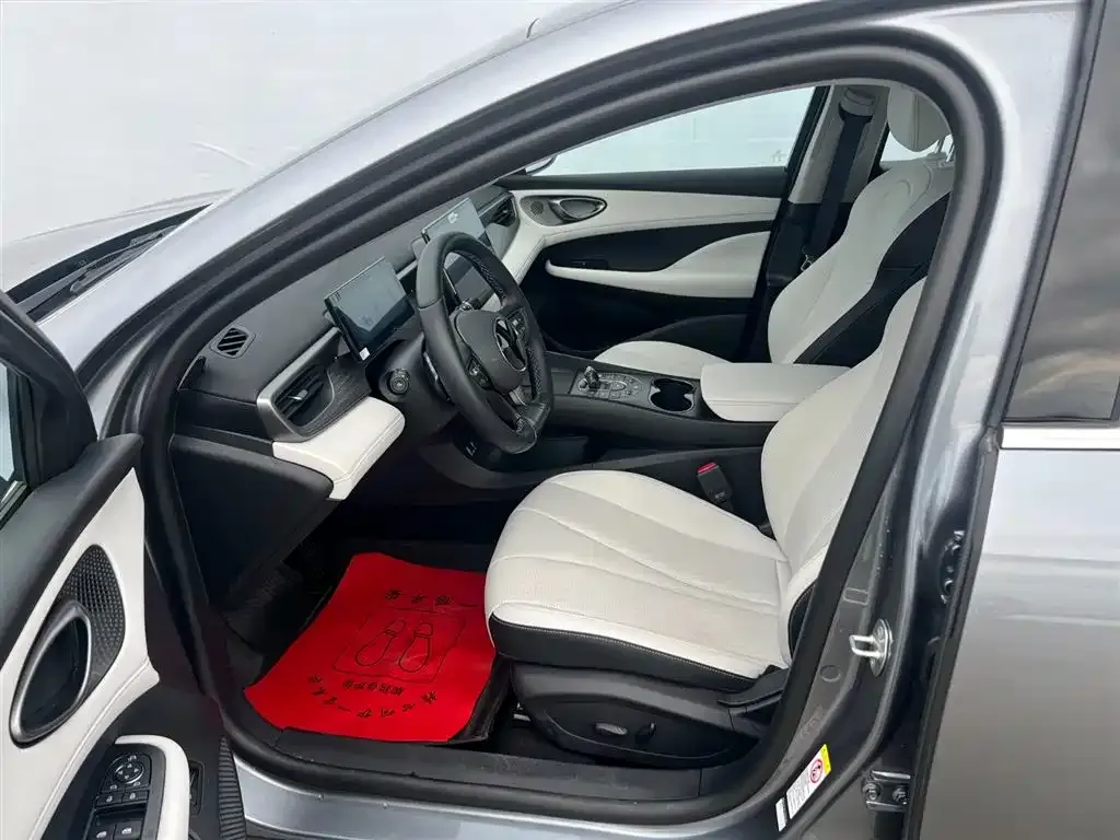 BYD Seal 05 DM-i — фото 9