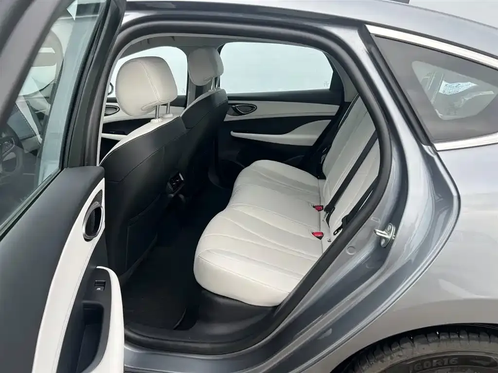 BYD Seal 05 DM-i — фото 6