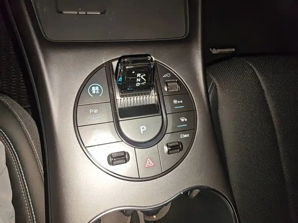 BYD Seal — фото 8