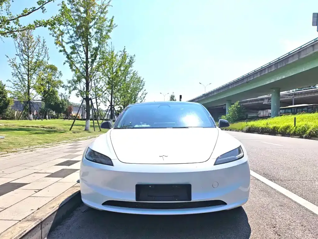 Tesla Model 3 — фото 6
