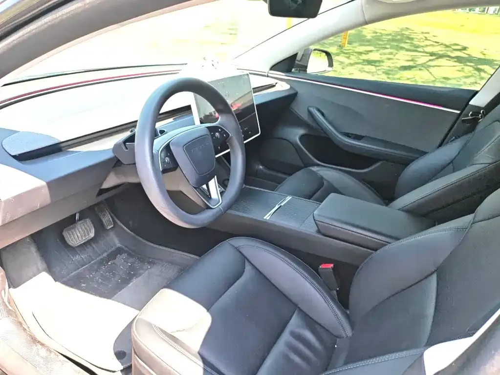 Tesla Model 3 — фото 5