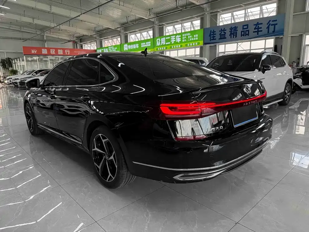 Volkswagen Passat — фото 7