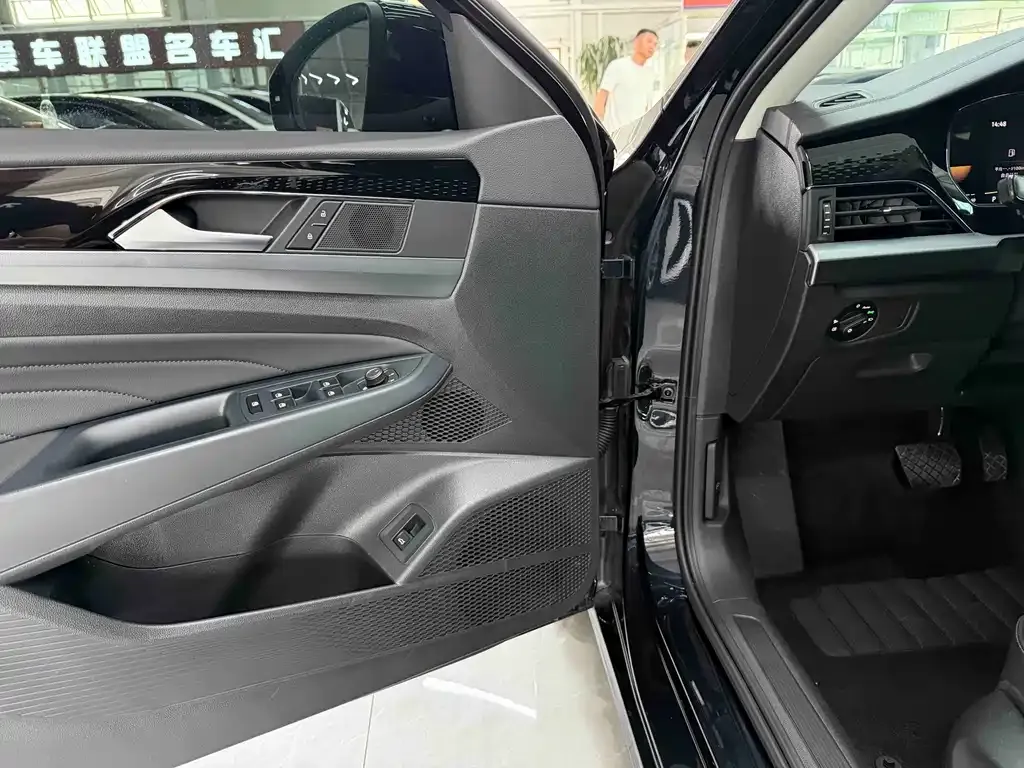 Volkswagen Passat — фото 3