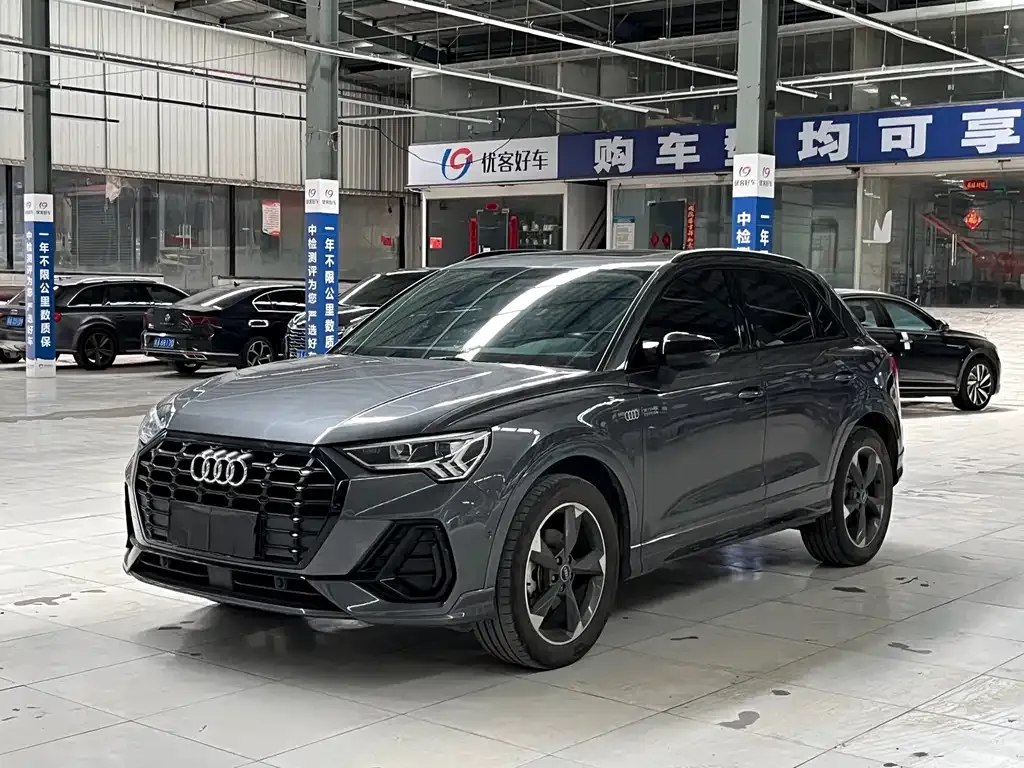Audi Q3 — фото 1