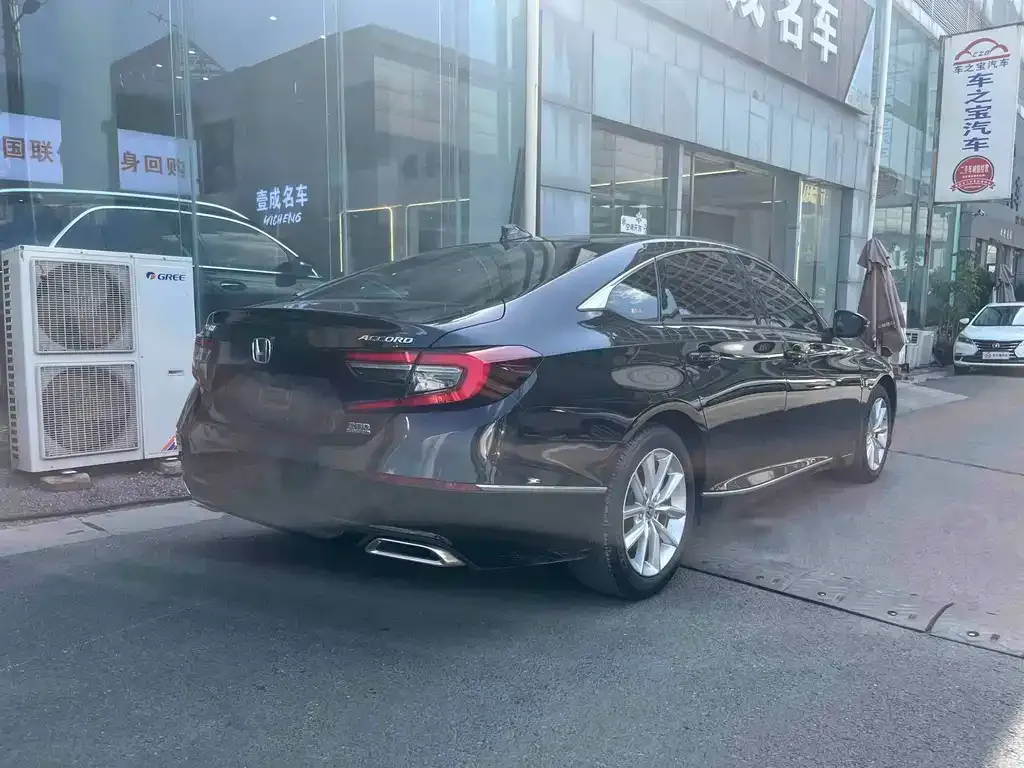 Honda Accord — фото 4