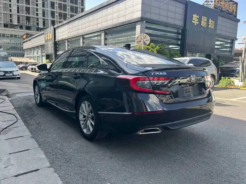 Honda Accord — фото 6