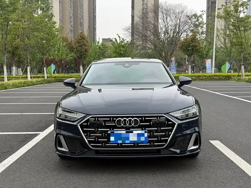Audi A7L — фото 7