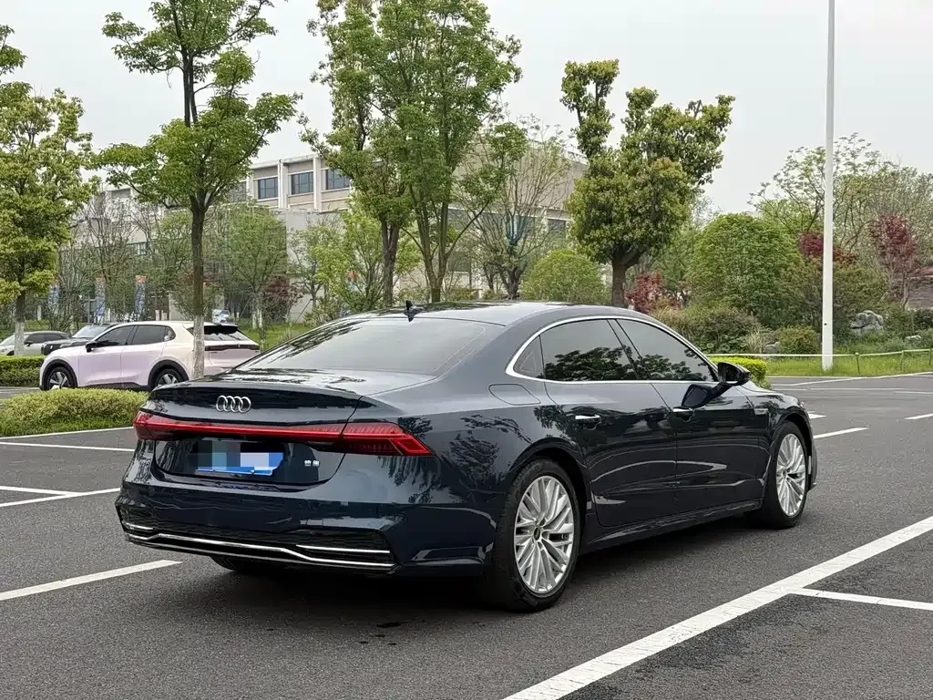 Audi A7L — фото 10