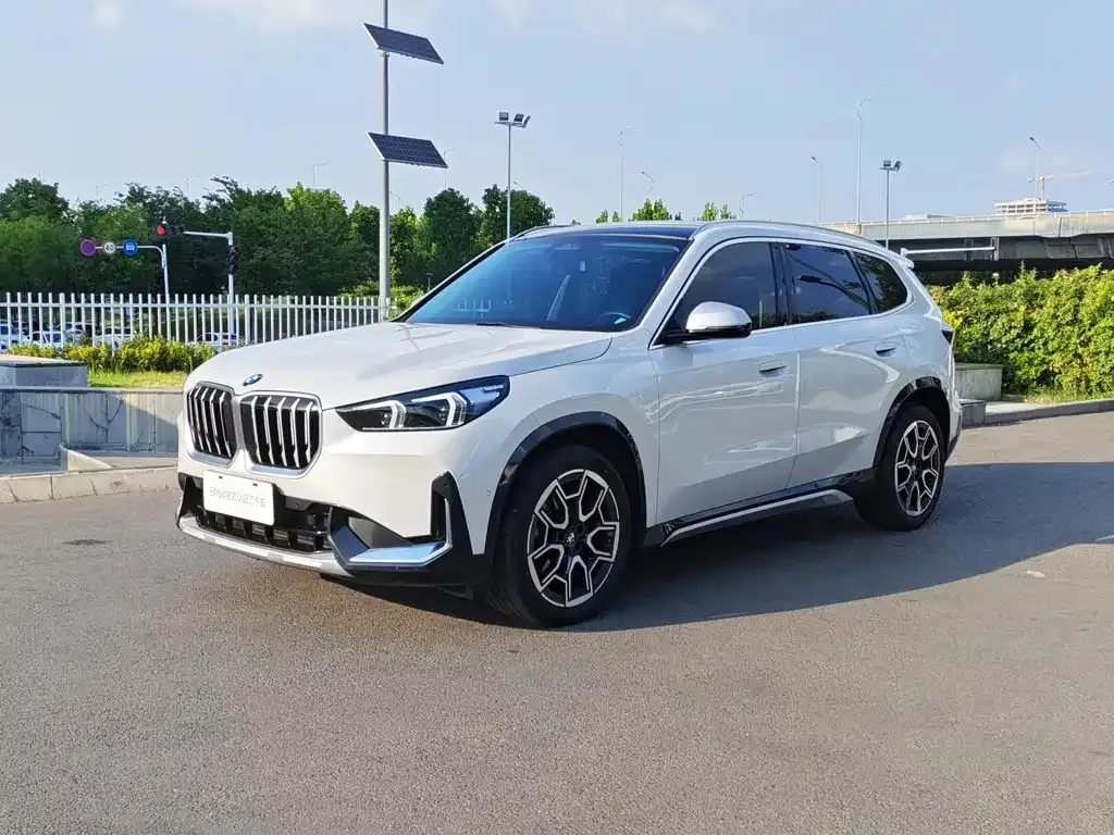 BMW X1 — фото 1