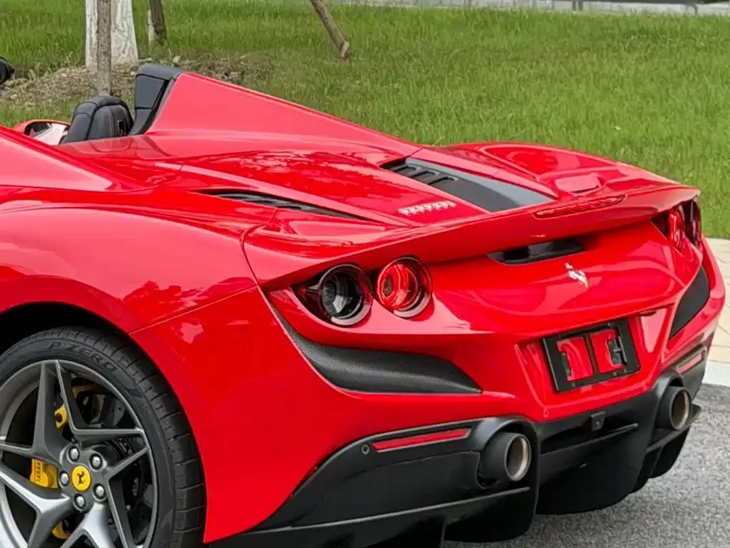 Ferrari F8 — фото 7