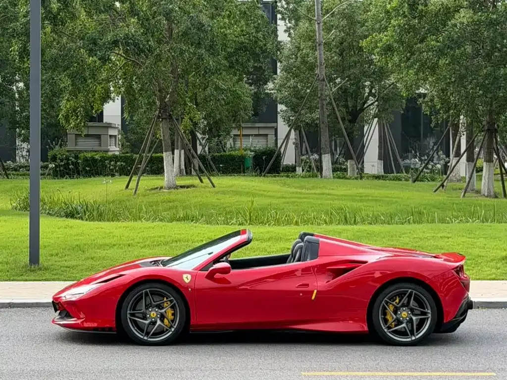 Ferrari F8 — фото 10