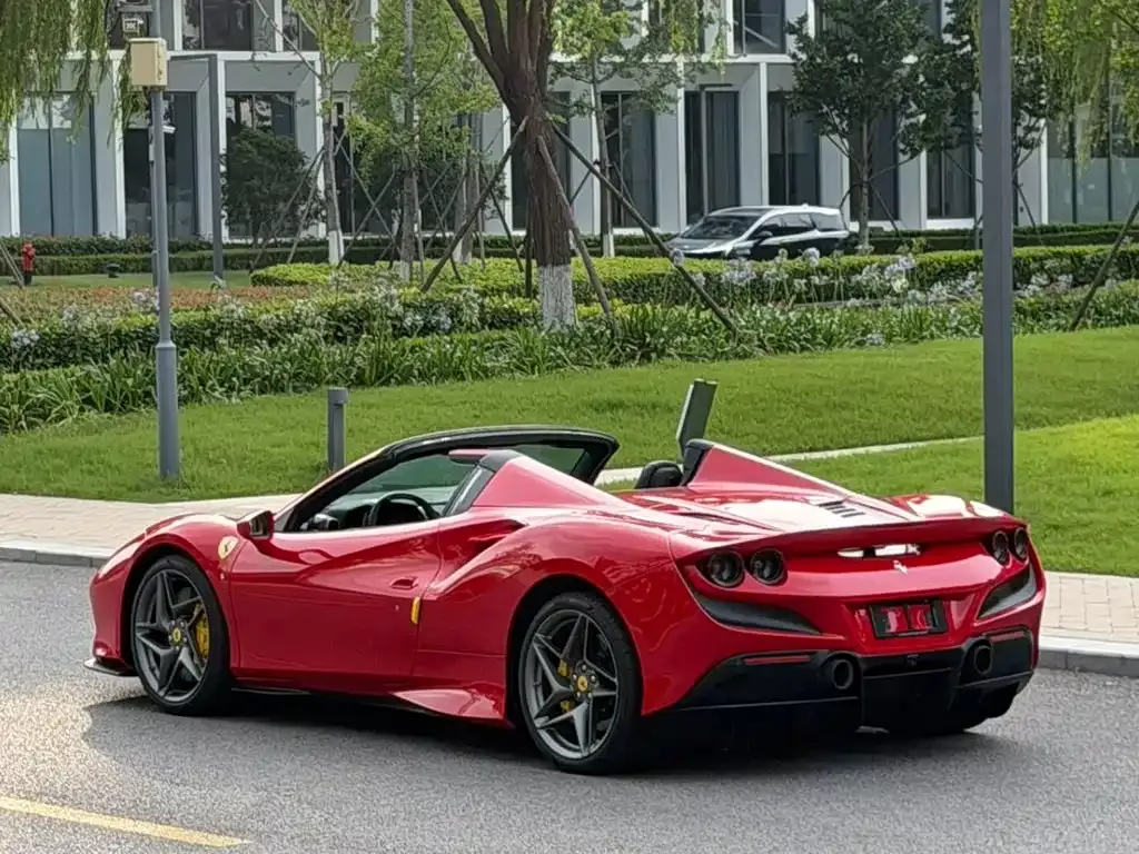 Ferrari F8 — фото 9