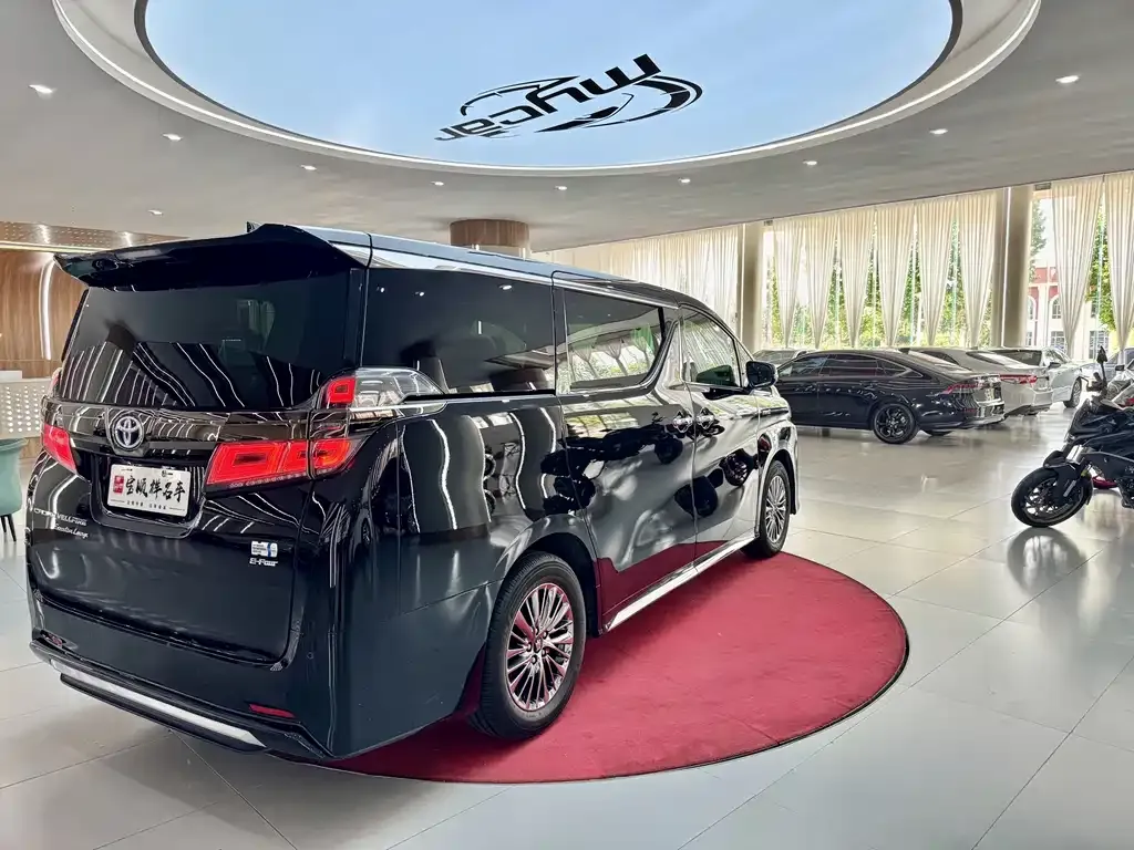 Toyota Vellfire — фото 8