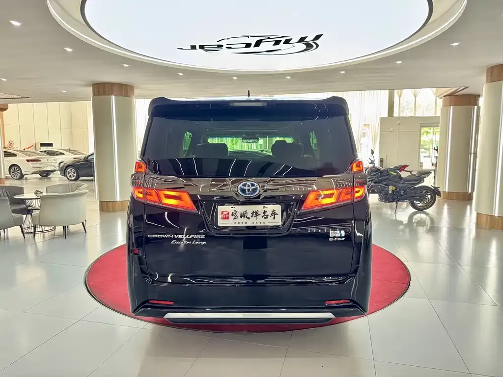 Toyota Vellfire — фото 4