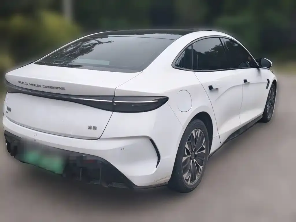 BYD Seal — фото 7