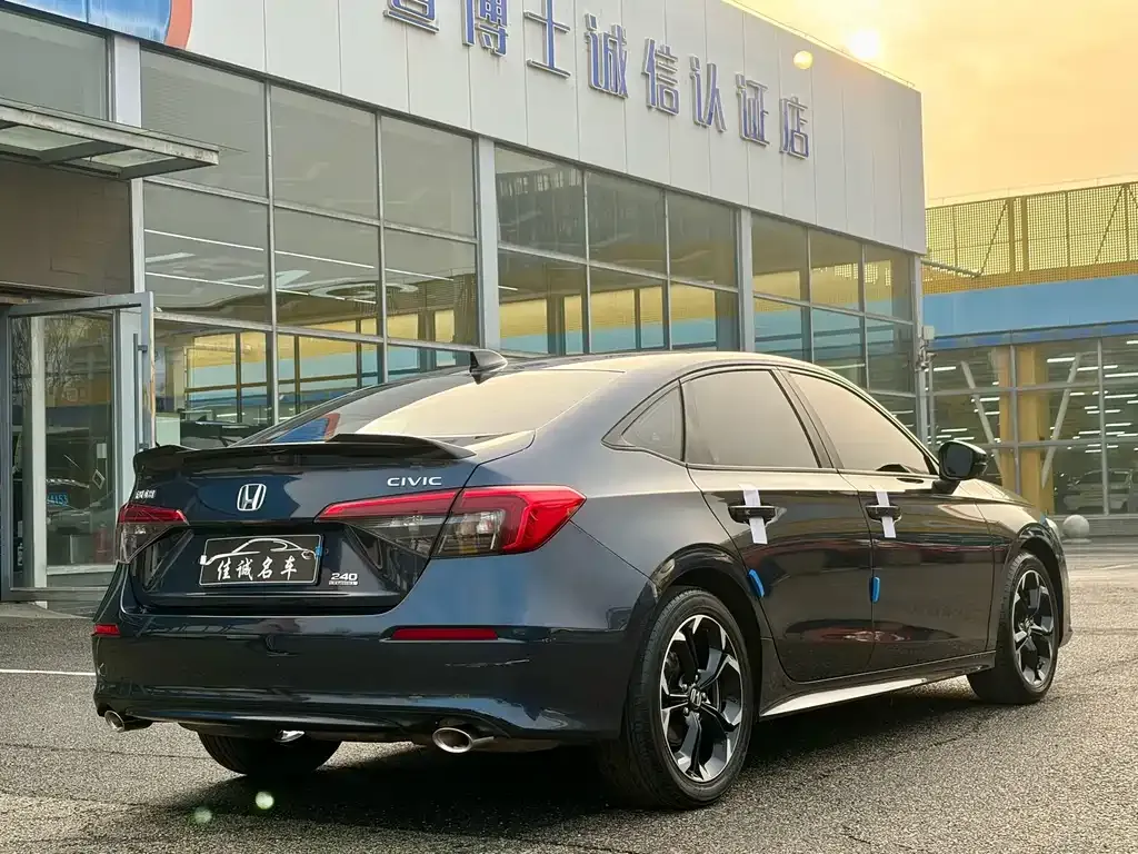Honda Civic — фото 8