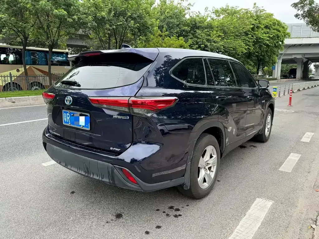 Toyota Highlander — фото 4