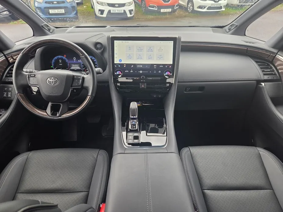 Toyota Alphard — фото 3