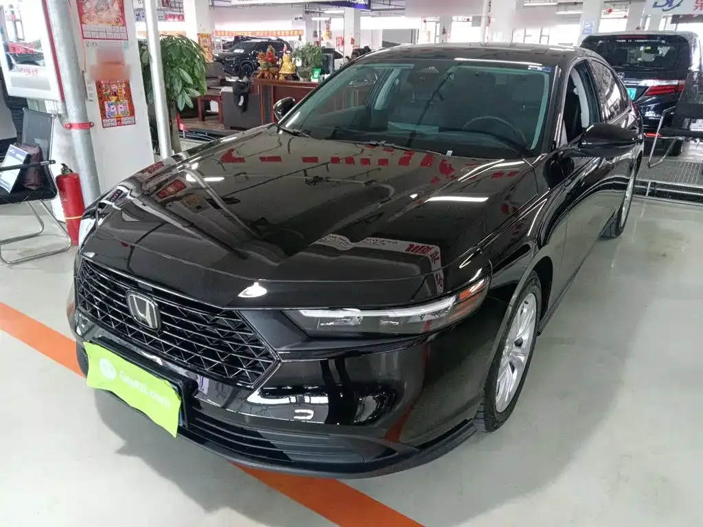 Honda Accord — фото 1