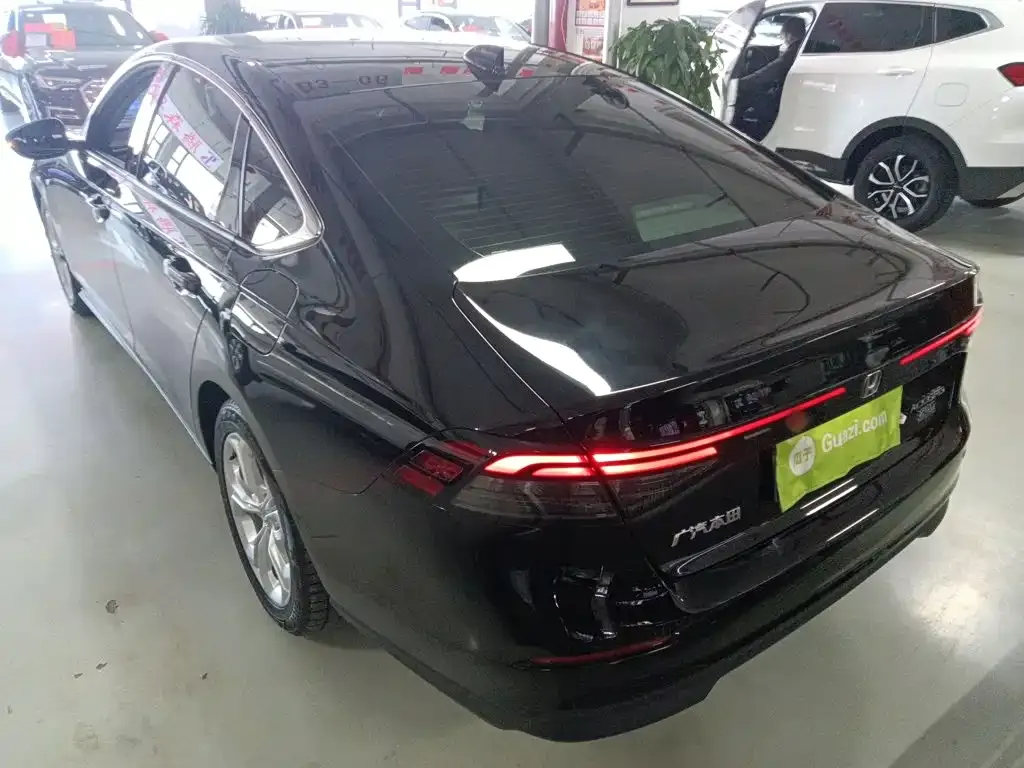 Honda Accord — фото 4