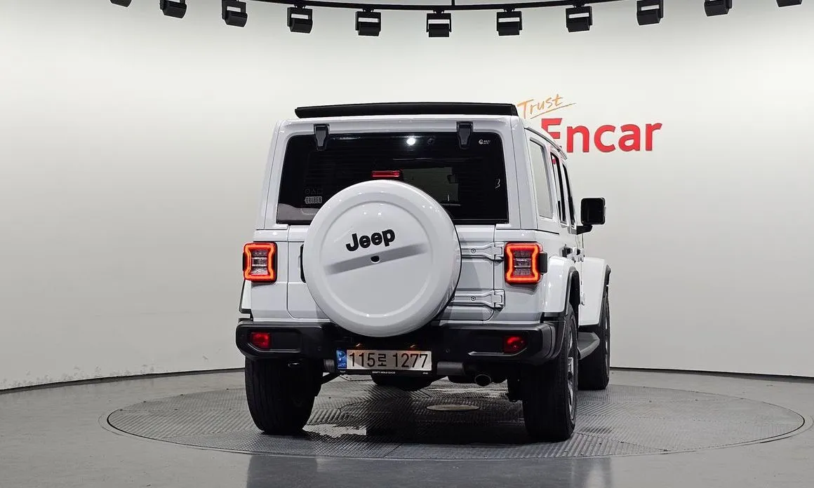 Jeep Wrangler — фото 6
