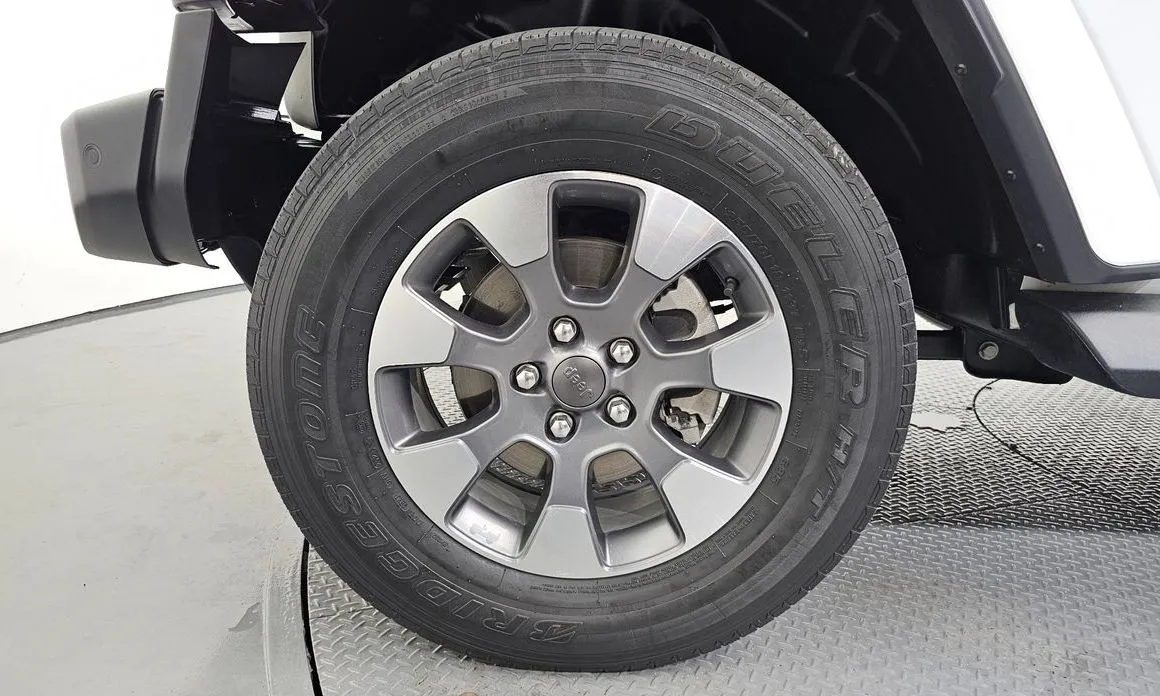 Jeep Wrangler — фото 10