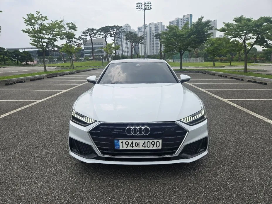 Audi A7 — фото 1