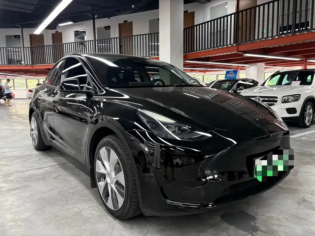 Tesla Model Y — фото 3