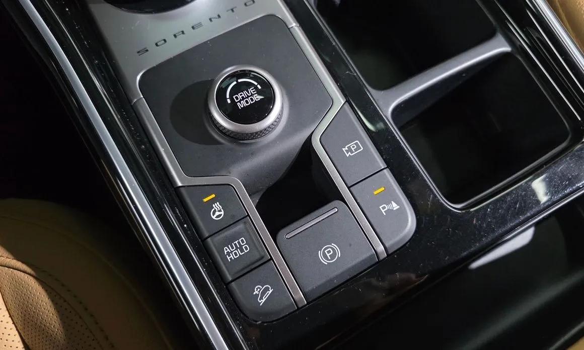 Kia Sorento — фото 6