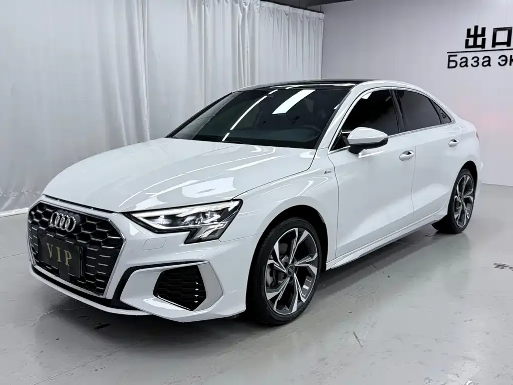 Audi A3 — фото 1