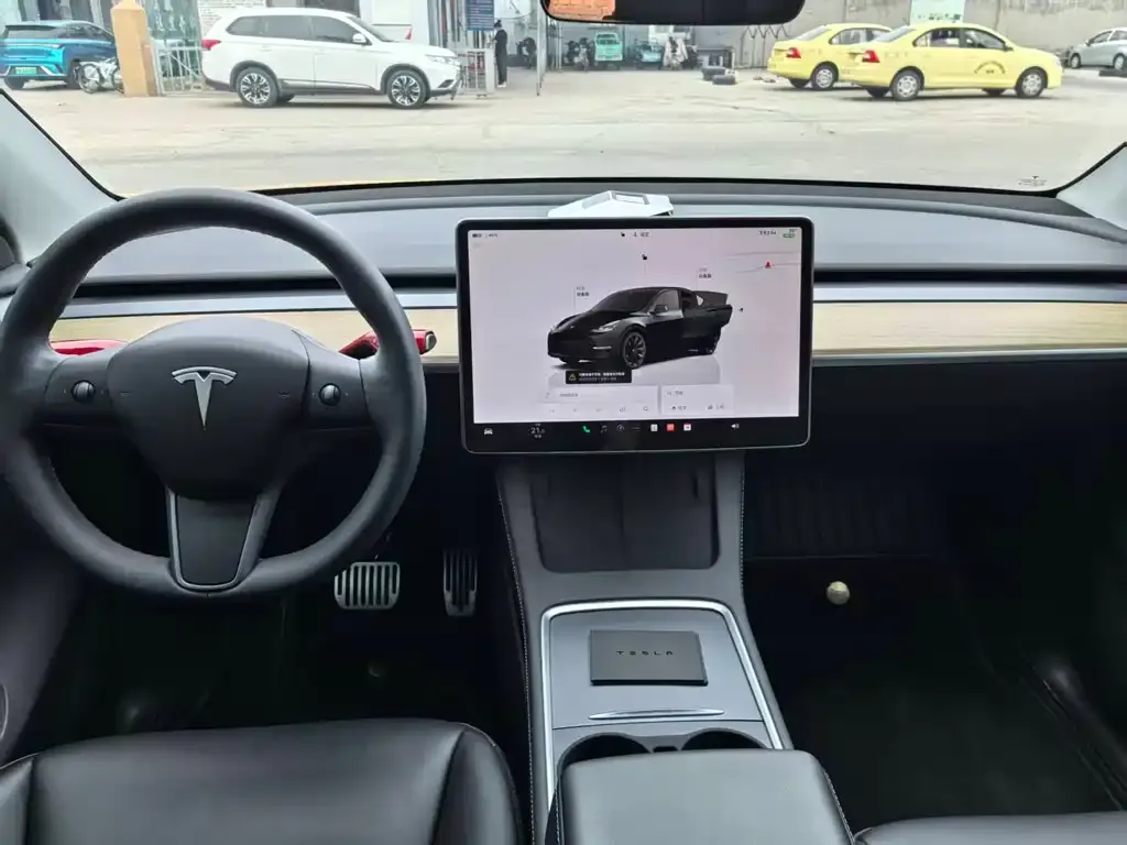 Tesla Model Y — фото 2