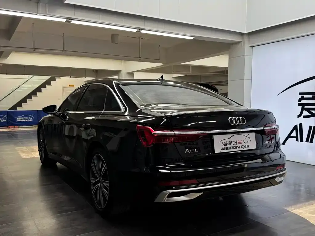 Audi A6L — фото 2